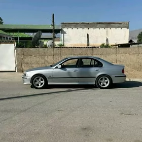 BMW E39 2000