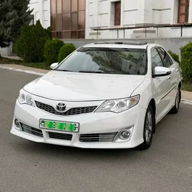 Toyota Camry 2014