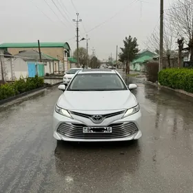 Toyota Camry 2020
