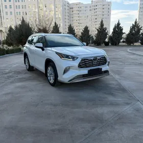 Toyota Highlander 2021