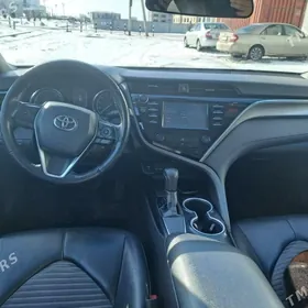 Toyota Camry 2018