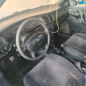 Opel Vectra 1998
