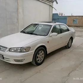 Toyota Camry 2000
