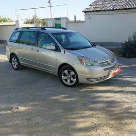 Toyota Sienna 2004