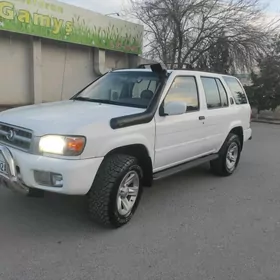 Nissan Pathfinder 2000