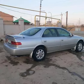 Toyota Camry 2001