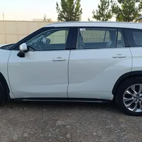 Toyota Highlander 2023