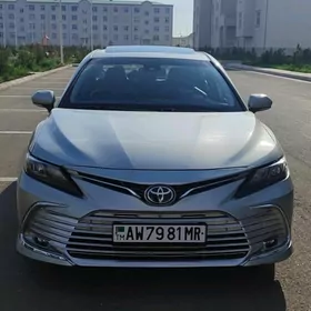 Toyota Camry 2021