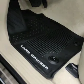 Kowrik Land Cruiser 300