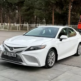 Toyota Camry 2021