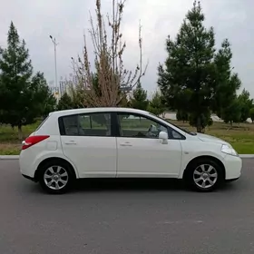 Nissan Tiida 2009