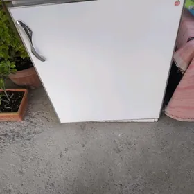 Kuhna rakewnaly  şkaf