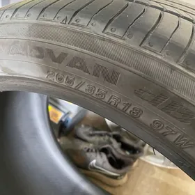 Yokohama 265 35 18