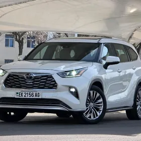 Toyota Highlander 2021