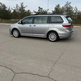 Toyota Sienna 2010