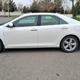 Toyota Camry 2012