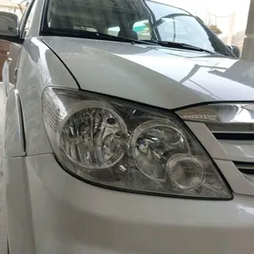 Toyota Fortuner 2007