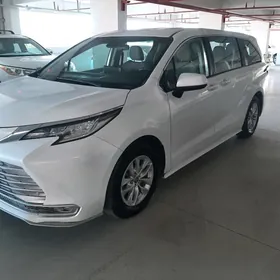 Toyota Sienna 2021