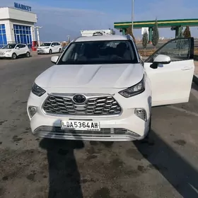 Toyota Highlander 2020