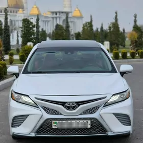 Toyota Camry 2018
