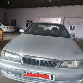 Nissan Sunny 1999