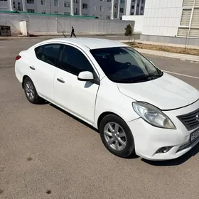 Nissan Versa 2013