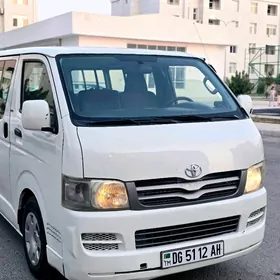 Toyota Hiace 2010