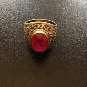Кольцо из позолоченного серебра с рубином