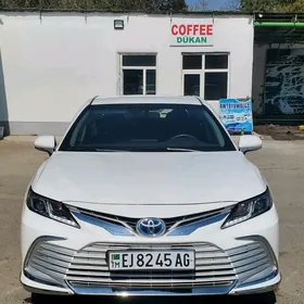 Toyota Camry Hybrid 2021