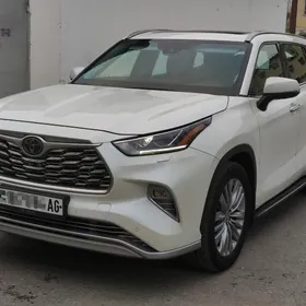 Toyota Highlander 2020