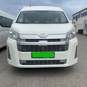 Toyota Hiace 2019