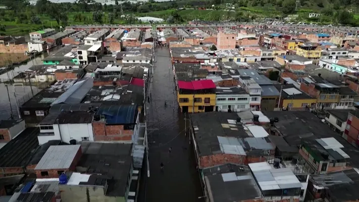 Сильные ливни в Колумбии вызвали наводнение