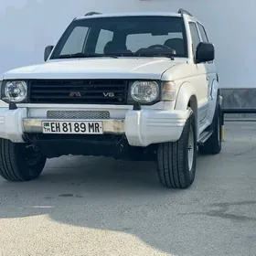 Mitsubishi Pajero 1995