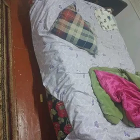 кровать мебель