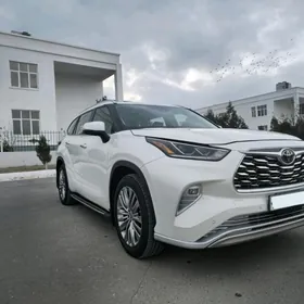 Toyota Highlander 2020