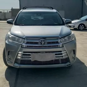 Toyota Highlander 2019
