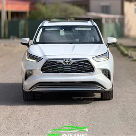 Toyota Highlander 2022