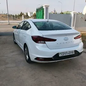 Hyundai Elantra 2020