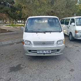 Toyota Hiace 2003