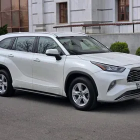 Toyota Highlander 2021