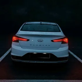 Hyundai Elantra 2020