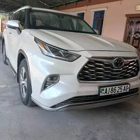 Toyota Highlander 2022