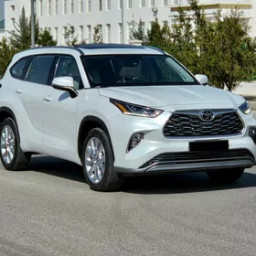 Toyota Highlander 2021