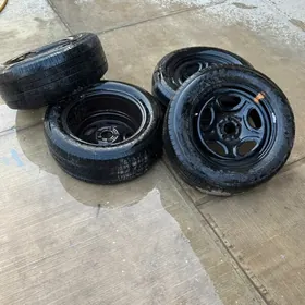 Ford Explorer tekerler