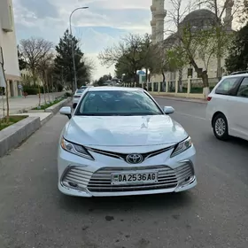 Toyota Camry 2020