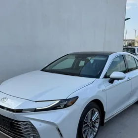 Toyota Camry 2025