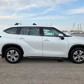 Toyota Highlander 2022