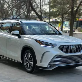 Toyota Highlander 2020