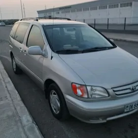 Toyota Sienna 2003