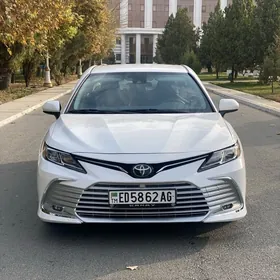 Toyota Camry 2020
